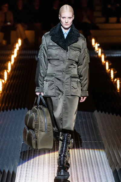 Look 24